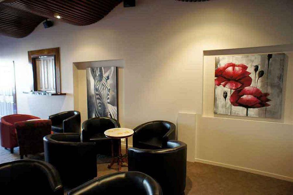 Lees Hotel Ингам Екстериор снимка